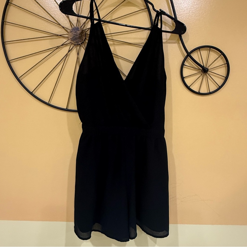 Forever 21 Black V-Neck Jumpsuit - Picture 3 of 7